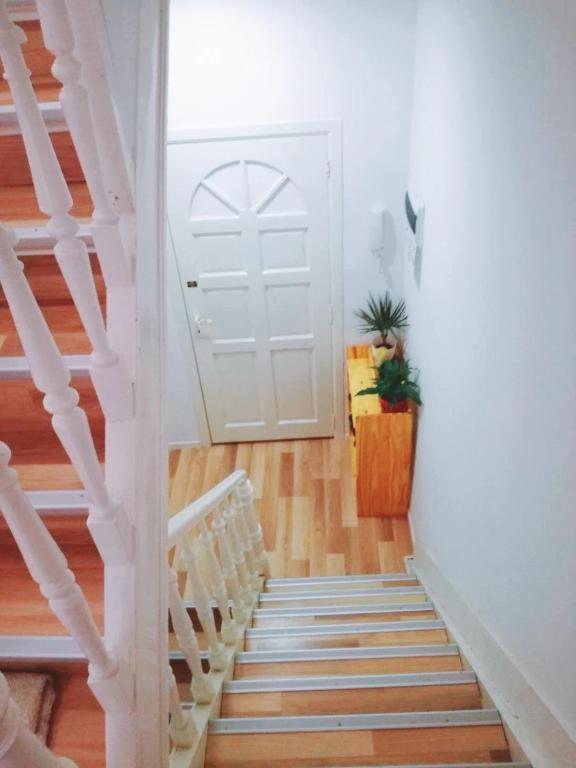 Cozy Rooms With Share The Bathroom And Kitchen Bruxelas Exterior foto